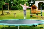 na-trampoline-si-uzije-vela-zabavy-cela-rodina.jpg