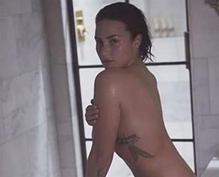 Demi Lovato bojovala s bulimií, teď má zpět sebevědomí a pózuje nahá
