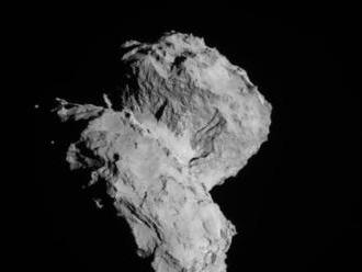 Tvar kométy 67P je dôsledkom zrážky dvoch komét