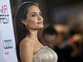 Menopauza ve čtyřiceti je fajn, říká Angelina Jolie
