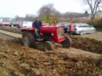VIDEO V Záhrebe sa s tým nepaprú: Farmár vyškolil drzých vodičov, ktorí parkovali na jeho pozemku