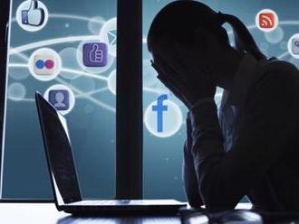Facebook i Twitter chtějí předcházet sebevraždám svých uživatelů