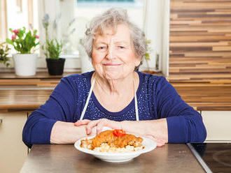 Babiččiny recepty: Voňavé kuře na paprice s domácími nočky. Dokonalý oběd pro rodinu!