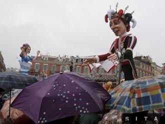 Karneval v Nice: Veselo aj napriek dažďu