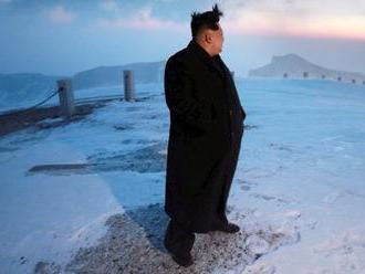 Diktátor Kim Čong-un vykonal hrdinský čin: Vystoupal v polobotkách na nejvyšší horu země