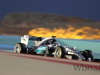 Lewis Hamilton si vyjazdil pole position aj na VC Bahrajnu