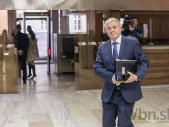 Opozícia víta odstúpenie Pavlisa, Fico má byť ďalší