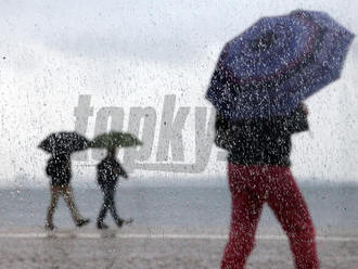 Meteorológovia vydali výstrahu 2. stupňa: Sever Slovenska varujú pred vetrom a dažďom