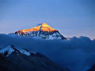 Everest sa pri zemetrasení posunul na juhozápad