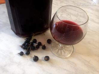 Recept: Likér z čiernych ríbezlí / á la Créme de Cassis