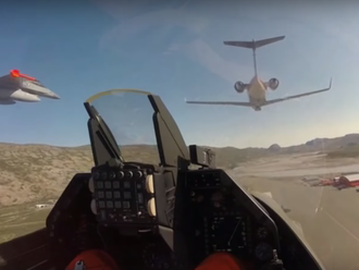 Armádny pilot zverejnil video z testu stíhačky. Pozrite si zábery z kabíny