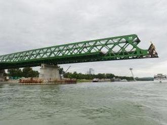 Starý most čaká v piatok najdlhšie, 76-metrové, vysunutie