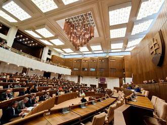 Dnešná schôdza v Národnej rade: Anarchia v parlamente a paranoidná koalícia!