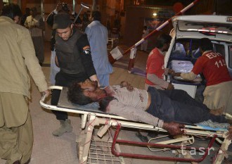 Teroristi vystrieľali v pakistanskom výcvikovom centre aspoň 59 ľudí