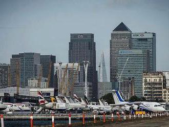V Londýně se začali hromadně dusit lidé: Letiště bylo evakuováno