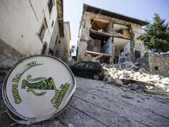 Itálii zasáhlo zemětřesení o síle, která zabila už 300 lidí. Otřásl se i Řím