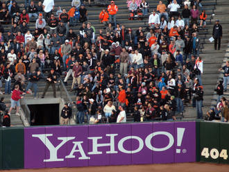 Yahoo už stráca aj poslednú dôveru. Neumožní prechod ku konkurencii