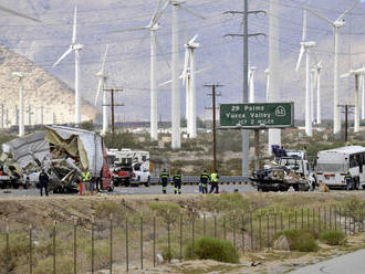 Tragické nešťastie v Kalifornii: FOTO Pri havárii autobusu a kamióna zahynulo 13 ľudí
