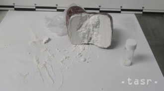 Francúzski policajti zhabali vyše tonu kokaínu z Kolumbie