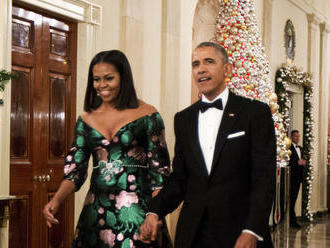 Prvá dáma na odchode priam žiari. Obamová ako vianočný stromček!
