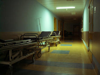 Absurdná smrť v nemocnici: Príčina je ako vystrihnutá z učebnice čierneho humoru!
