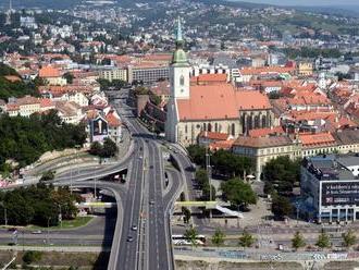 Odsúdení v Bratislave upratujú ulice či čistia verejné priestranstvá