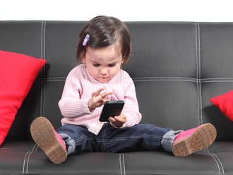 So smartfónmi a tabletmi u detí opatrne  