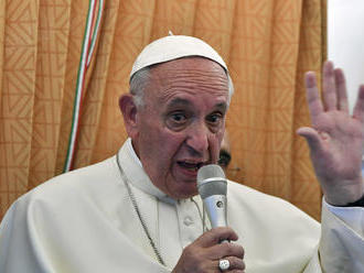 Pápež František sa vyjadril k brexitu aj k homosexuálom: Cirkev by sa mala ospravedlniť!