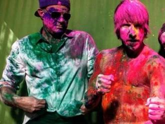 Red Hot CHili Peppers se vrací na jedničku v prodejích, v rádiích i nadále vládne Mike Posner