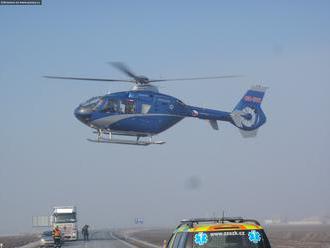 Pro zraněného řidiče osobního vozu u obce Břest na Kroměřížsku přiletěl vrtulník