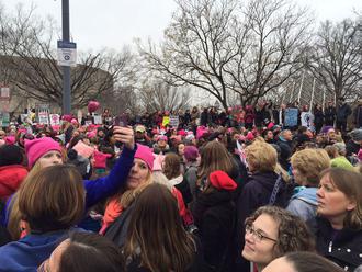 Women's March overwhelms mobile network in DC     - CNET