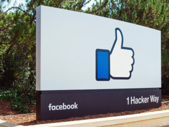 Facebook v Česku loví vývojáře. Má zasedačku Járy Cimrmana a musí stihnout víza