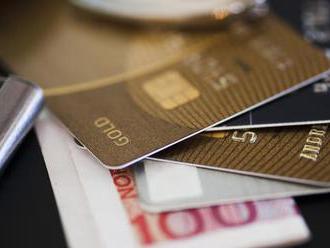 V zahraničí plaťe kartou výhradně v místní měně