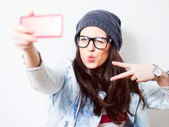 Nebezpečný srážeč sebevědomí? Podle vědců je to selfie!