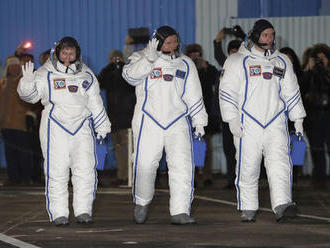 Sojuz s troma kozmonautmi prišiel na ISS