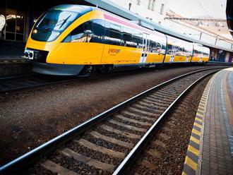 RegioJet nechce uvoľniť trate, tvrdí ZSSK. Súkromný dopravca sa bráni