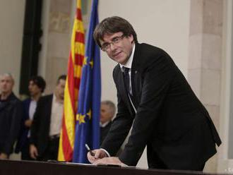 Katalánski poslanci podpísali vyhlásenie nezávislosti od Španielska