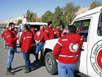 Do obliehaných predmestí Damasku konečne priviezli humanitárnu pomoc