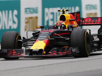 V Sepangu triumfoval oslávenec Verstappen, famózna stíhacia jazda Vettela