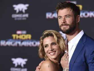 Manželka odložila kariéru, ďakujem jej za to, hovorí zamilovaný Thor