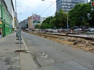 Trať električky na Špitálskej ulici dokončia bez plánovanej zastávky