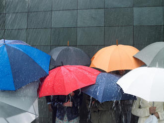 Babie leto je na konci, Slovákov potrápi dážď: Meteorológovia varujú, vydané sú výstrahy