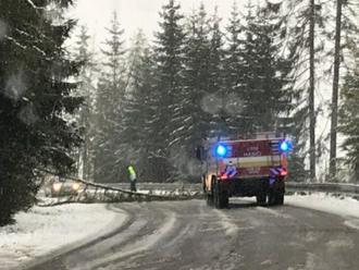 Mimoriadne počasie bičuje Slovensko: Kalamita napáchala obrovské škody, PREDPOVEĎ na celý týždeň