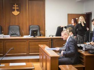 Obžalovaných exministrov Mariána J. a Igora Š. uznali za vinných v kauze nástenkový tender