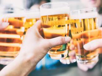 Spotreba alkoholu na Slovensku mierne klesá, najviac pijeme pivo