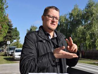 Nepočujúci kandidát Cehlárik sa vzdal kandidatúry na trnavského župana v prospech Viskupiča
