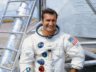 Zomrel astronaut Richard Gordon