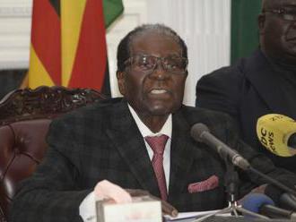 Prezident Mugabe zaskočil celý národ, neoznámil rezignáciu a pri moci chce ostať naďalej