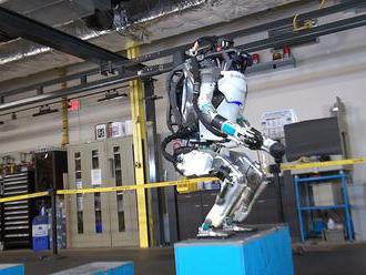 Strach naháňajúci robot je už aj lepším gymnastom ako človek, skáče saltá
