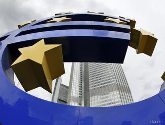 ECB: Banky by mali zaviesť rýchle platby, aby konkurovali bitcoinu